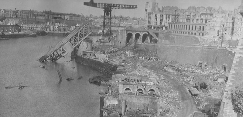 Руины города. Октябрь 1944 г.