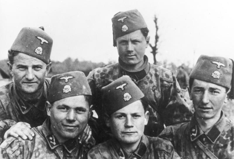 Солдаты 13-й дивизии СС «Ханджар».