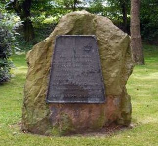 г. Хальтерн-ам-Зе. Памятник землякам, погибшим в годы обеих мировых войн.