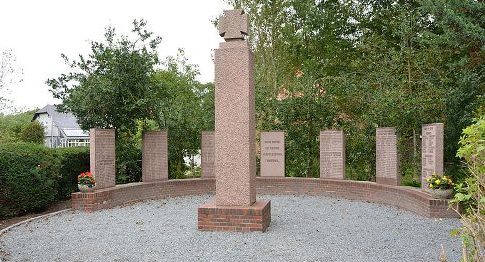 Коммуна Хемме. Памятник землякам, погибшим в обеих мировых войнах. 