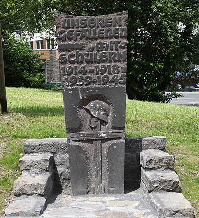 с. Арвайлер. Памятник землякам, погибшим во время обеих мировых войн. 