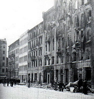 Разрушения в городе. 1945 г. 