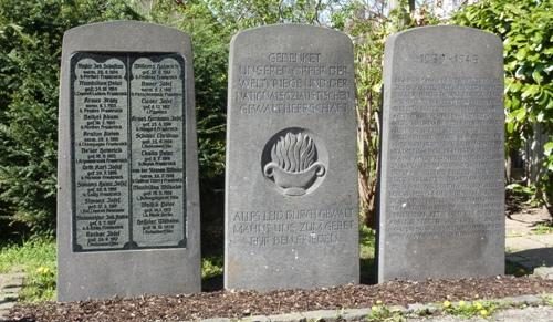 г. Бад-Бодендорф. Памятник землякам, погибшим во время обеих мировых войн. 