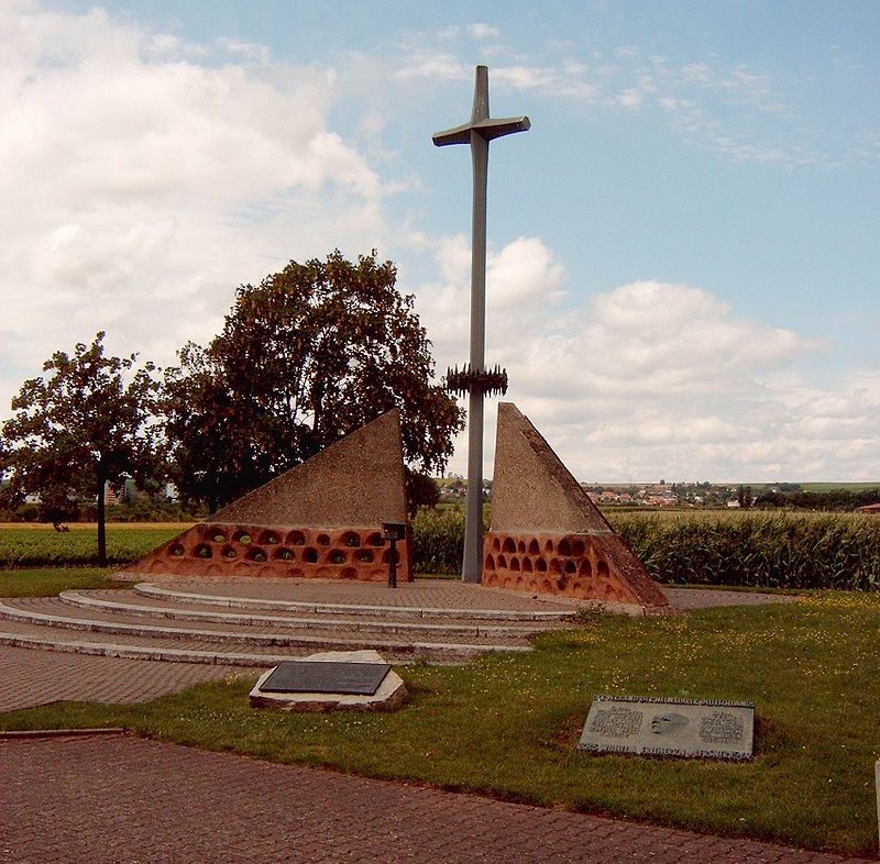 г. Бад-Кройцнах. Памятник на месте бывшего лагеря для военнопленных.