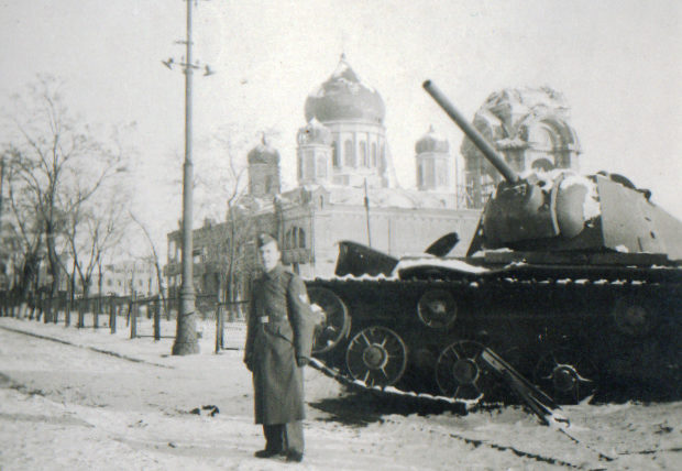 Советский танк зимует на прежнем месте. Январь 1943 г.