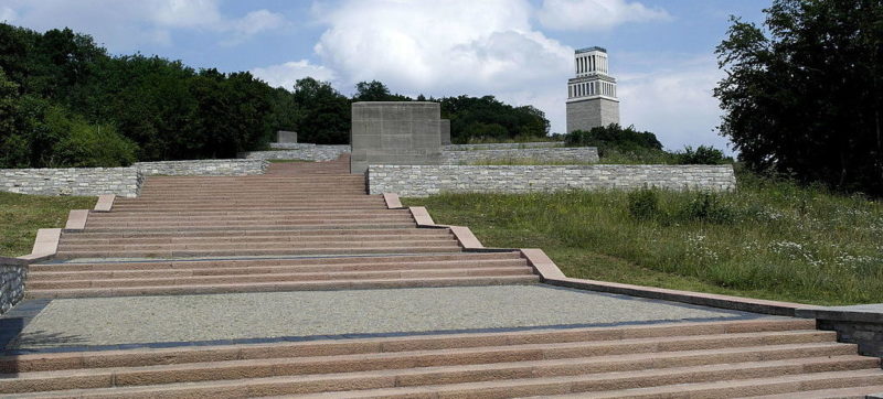 Общий вид Бухенвальдского мемориала.