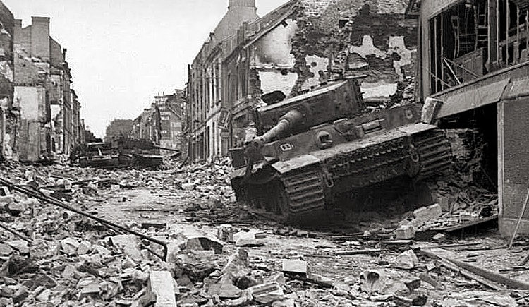 A harckocsi után.  Bogazh falu.  1944 g.