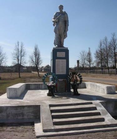д. Белогурно Дятловского р-на. Памятник, установленный в 1967 году в память о 83 земляках, не вернувшимся с войны.
