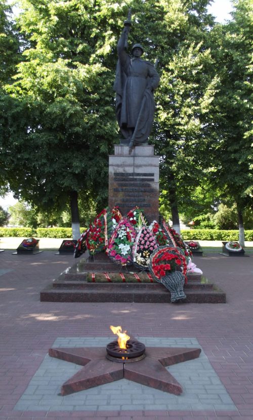 г. Слоним. Памятник неизвестному солдату по улице Пушкина.