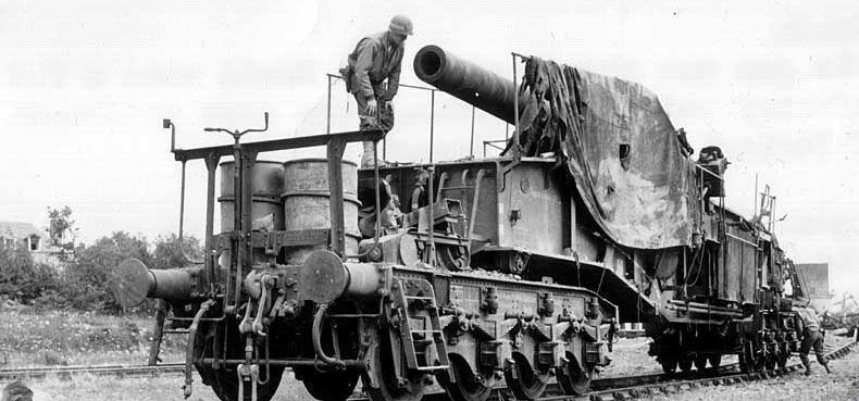 240-мм орудие «Theodor Bruno» на железнодорожном транспортере.