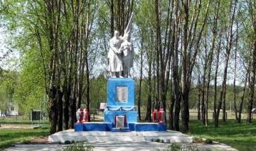 д. Горка Дятловского р-на. Памятник, установленный в 1967 году в память о 45 земляках, не вернувшимся с войны