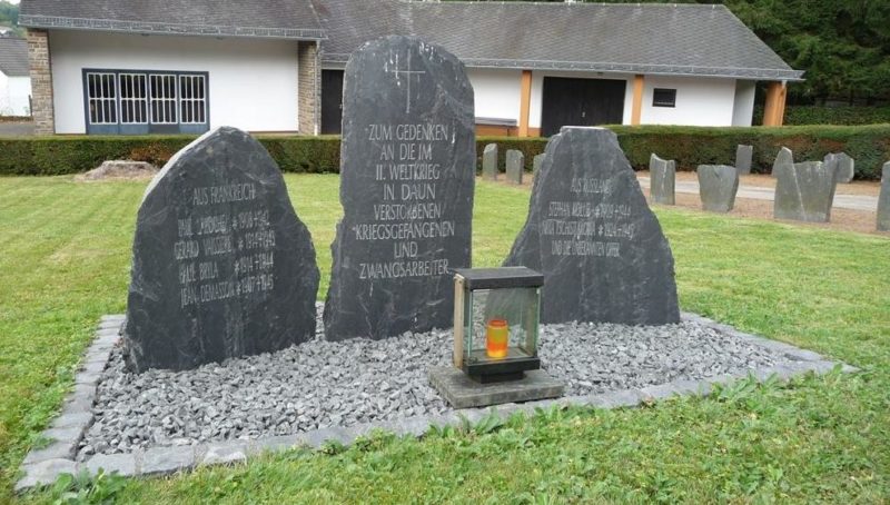 г. Даун. Памятник французским и советским подневольным работникам, погибшим во Второй мировой войне.