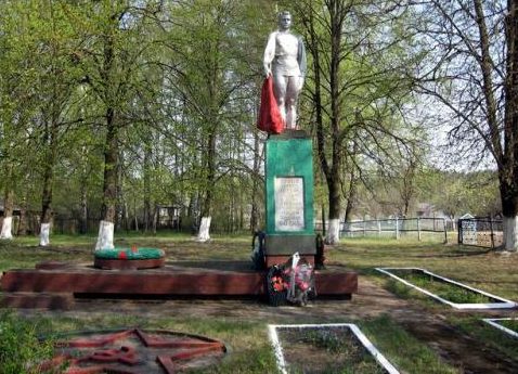 д. Демьяновичи Дятловского р-на. Памятник, установленный в 1967 году в память о 23 земляках, не вернувшимся с войны.
