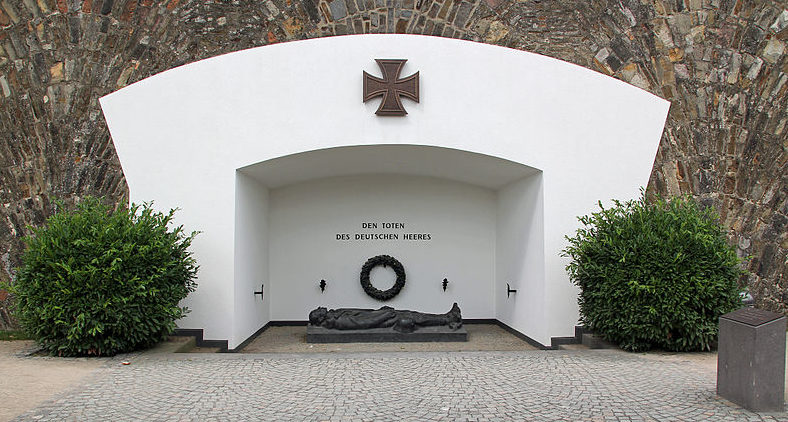 г. Кобленц. Памятник немецким солдатам, погибшим в обеих мировых войнах.