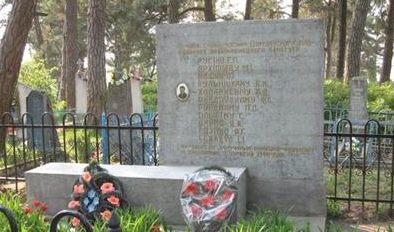 г. Дятлово. Братская могила на городском кладбище, членов Дятловского подпольного антифашистского комитета.