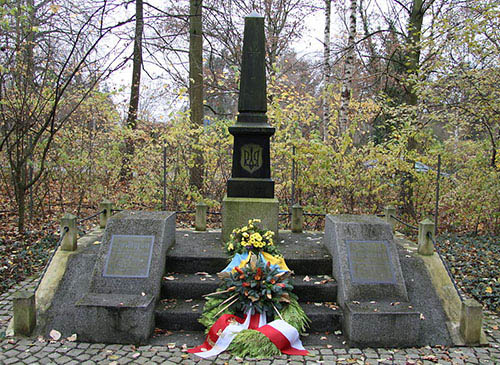 г. Брауншвейг. Памятник, установленный на братской могиле, в которой похоронено 10 советских подневольных рабочих.