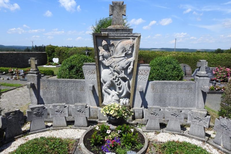 Коммуна Миттельштриммиг. Памятник землякам, погибшим во время обеих мировых войн.