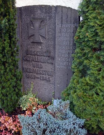 д. Нерен (Мозель). Памятник землякам, погибшим во время Второй мировой войны.