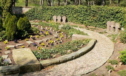 п. Вангероге. Кладбище, где похоронен 131 немецкий солдат и 107 иностранных подневольных работников, погибших вследствие бомбардировки союзников 25 апреля 1945 года. 
