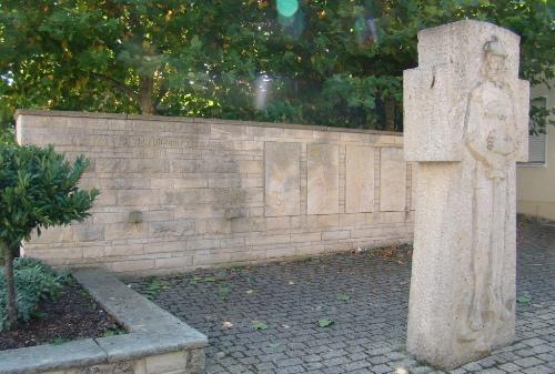 Коммуна Обероттербах. Памятник землякам, погибшим во время обеих мировых войн.