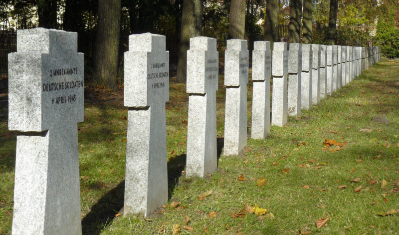 г. Шпремберг. Немецкое военное кладбище, где захоронено 286 солдат, погибших во Второй мировой войне.