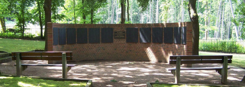 г. Рёденталь. Памятник на месте захоронения советских военнопленных и подневольных рабочих.