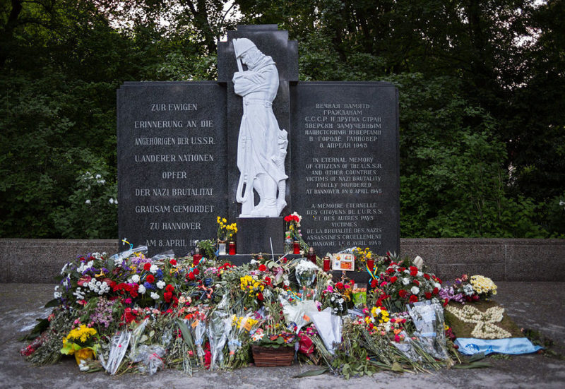 г. Ганновер. Военное кладбище на северном берегу Машзее, где похоронено 154 советских воинов и 282 жертвы принудительного труда из стран Европы.