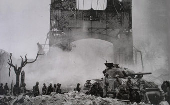 Американцы входят в город. 17 апреля 1945 г.