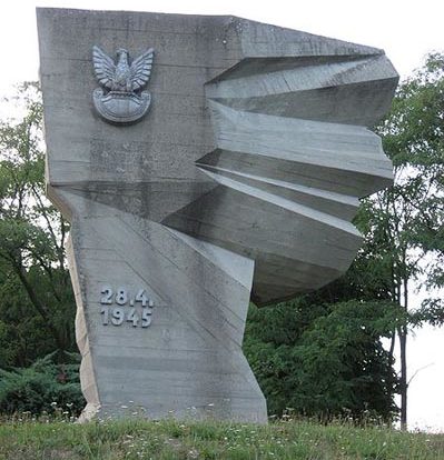 г. Баутцен. Памятник, посвященный 18 232 польским солдатам 2-й польской армии, погибшим в апреле 1945 года.