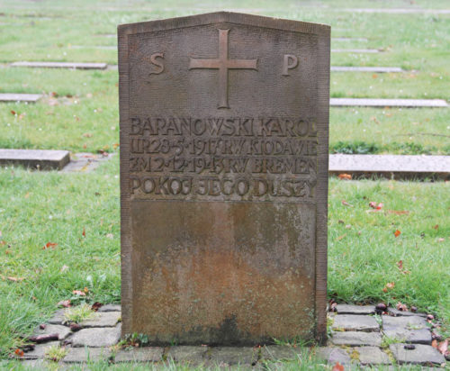 Памятники на братских могилах польских и советских подневольных рабочих.