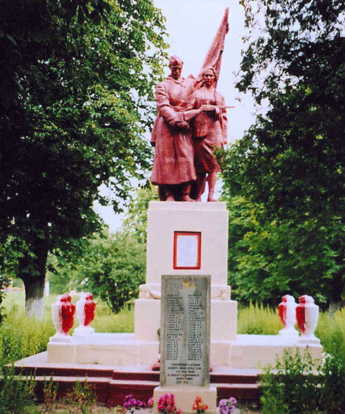 п. Деречин Зельвенского р-на. Памятник землякам, погибшим в годы войны.