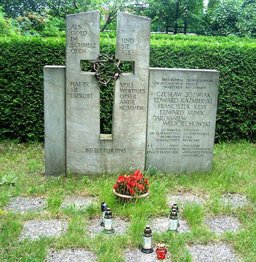 г. Дрезден. Памятник у братских могил, погибших участников польского Сопротивления.