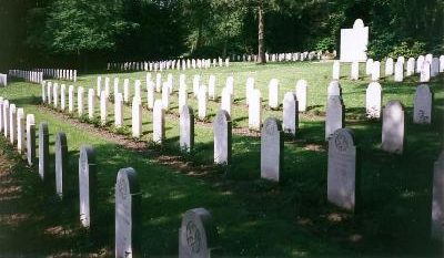 г. Оснабрюк. Голландское военное кладбище, где похоронено 393 воинов, погибших в годы Второй мировой войны.