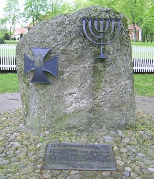Коммуна Сёгель. Памятник жертвам Холокоста. 