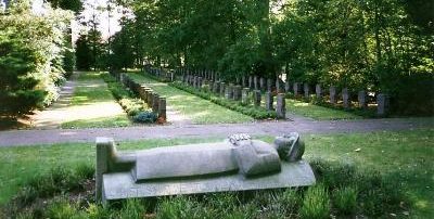 г. Эсенс. Воинское кладбище, где захоронено 128 немецких солдат, погибших в годы Второй мировой войны.