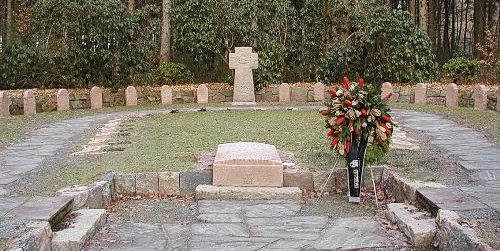 д. Эллербрух. Воинское кладбище, где захоронено 53 немецких солдата, погибших в годы Второй мировой войны.