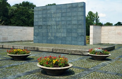 г. Цвиккау. Памятник, землякам, погибшим в годы обеих мировых войн. 