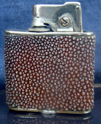 Зажигалка «Shagreen Coating» австрийской фирмы A.D., выпускалась в 1920-1930 годы.