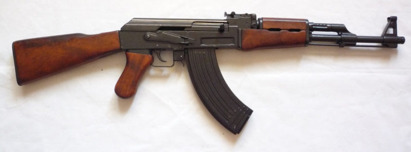 Штурмовая винтовка Шмайссера, известная как автомат Калашникова (АК-47).