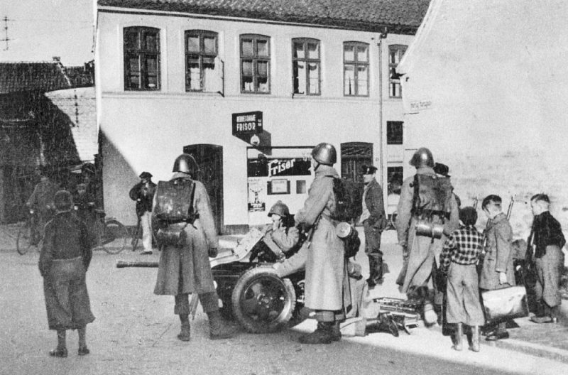 Датские противотанковые заслоны на дорогах. 9 апреля 1940 г.