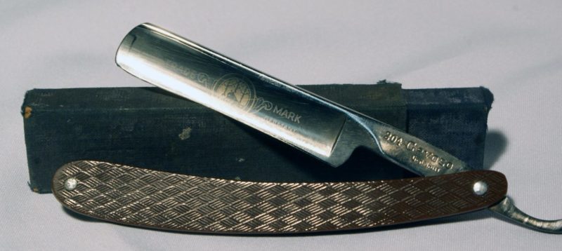 Немецкая опасная бритва – типичный трофей любого солдата.