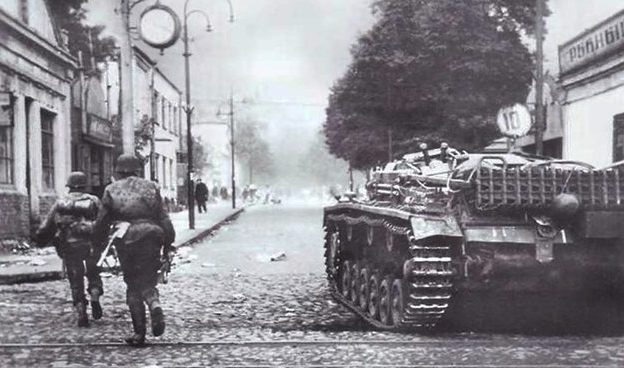 Немцы на улице Левченко. 8 октября 1941 г.