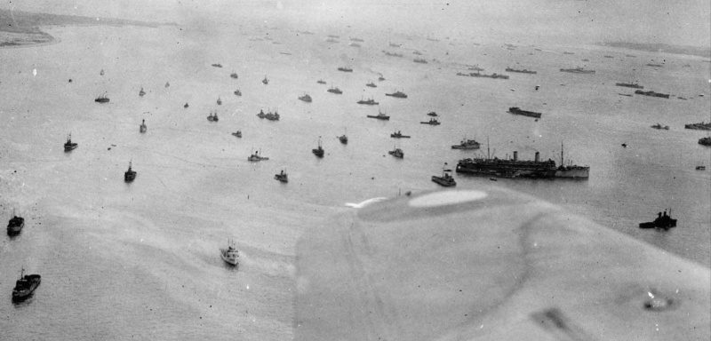Аэрофотосъемка места сбора кораблей Королевского ВМФ Великобритании у острова Уайт. Июнь 1944 г.