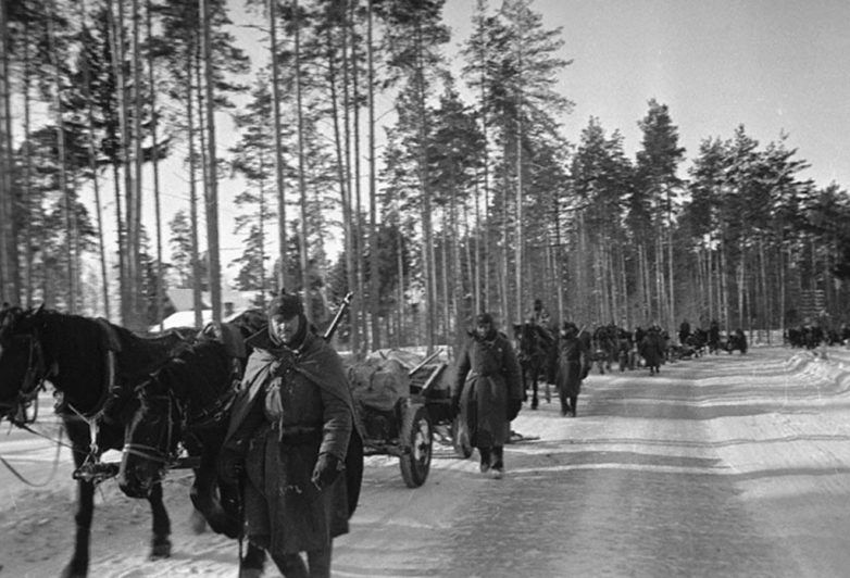 Конная артиллерия на марше в районе Выборга. Ноябрь 1939 г.
