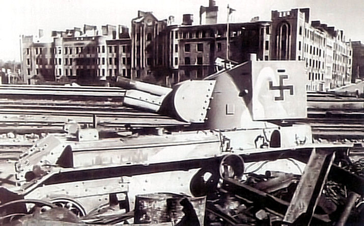 Подбитое в боях за Выборг финское штурмовое орудие БТ-42. Июнь 1944 г.