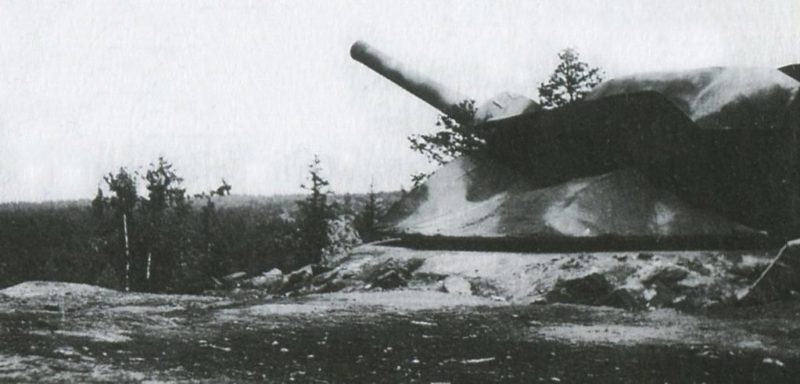 240-мм орудие батареи в годы войны и сегодня.