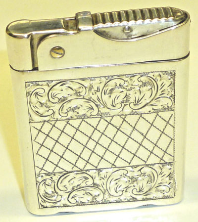 Зажигалки «Wifey» австрийской фирмы Charles Bernhardt, выпускались в 1930-х годах.