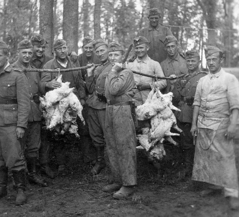 Возвращение с «охоты». Украина. 1943 г.