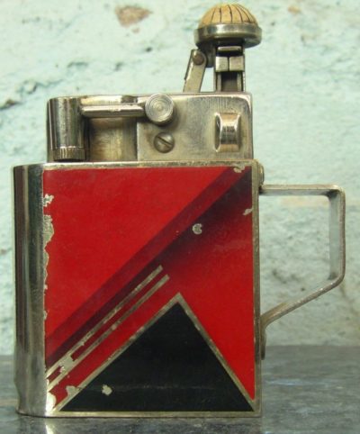 Зажигалки «Pino King» австрийской фирмы Richard kohn, выпускались в 1930-х годах.