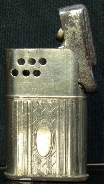 Зажигалки австрийской фирмы Turf, выпускались в 1930-х годах. 